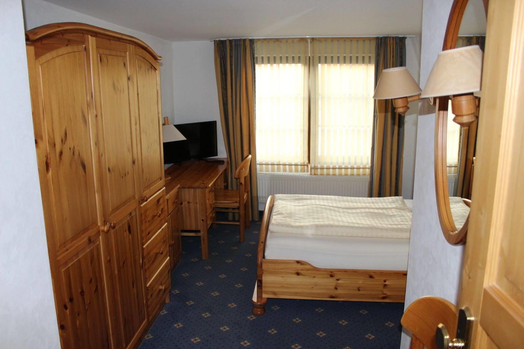 Hotel Kaiserhof Лерте Экстерьер фото
